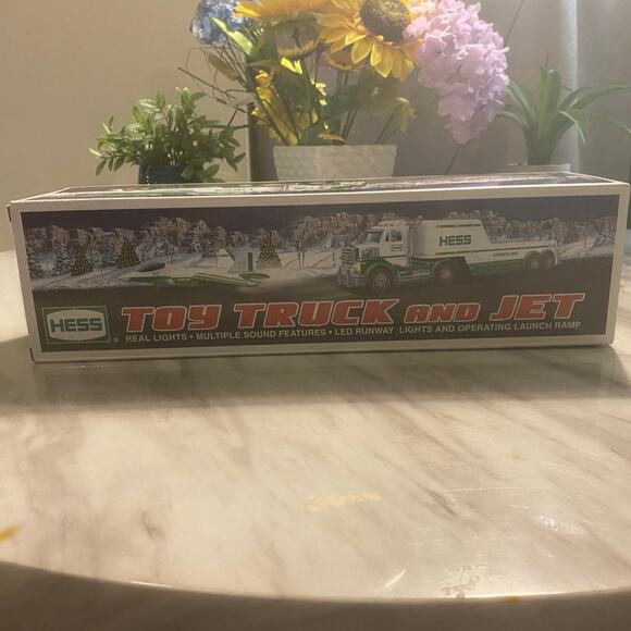 Hess Toy Truck And Jet - Picture 2 of 5